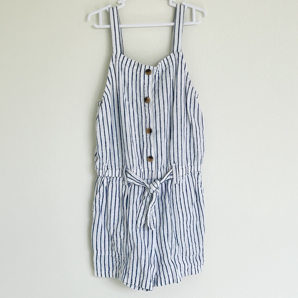 GAP Linen Romper- Like New!